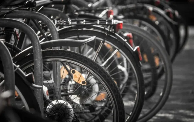Sichere und wettergeschützte Fahrradabstellanlagen in der Altstadt