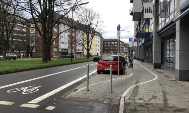 Errichtung von Fahrradabstellanlagen auf den Flächen, die für die Verschwenkung der ehemaligen Radfahrspur an der Eulerstraße stadtauswärts gepflastert wurden