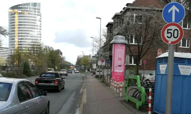 Tempo 30 auf dem Kennedydamm Richtung Norden stadtauswärts