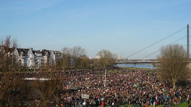 Resolution: Demokratie verteidigen