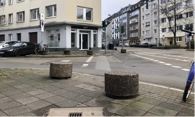 Errichtung von Fahrradabstellanlagen an der Ecke Augustastraße / Moltkestraße anstelle der Waschbetonpoller